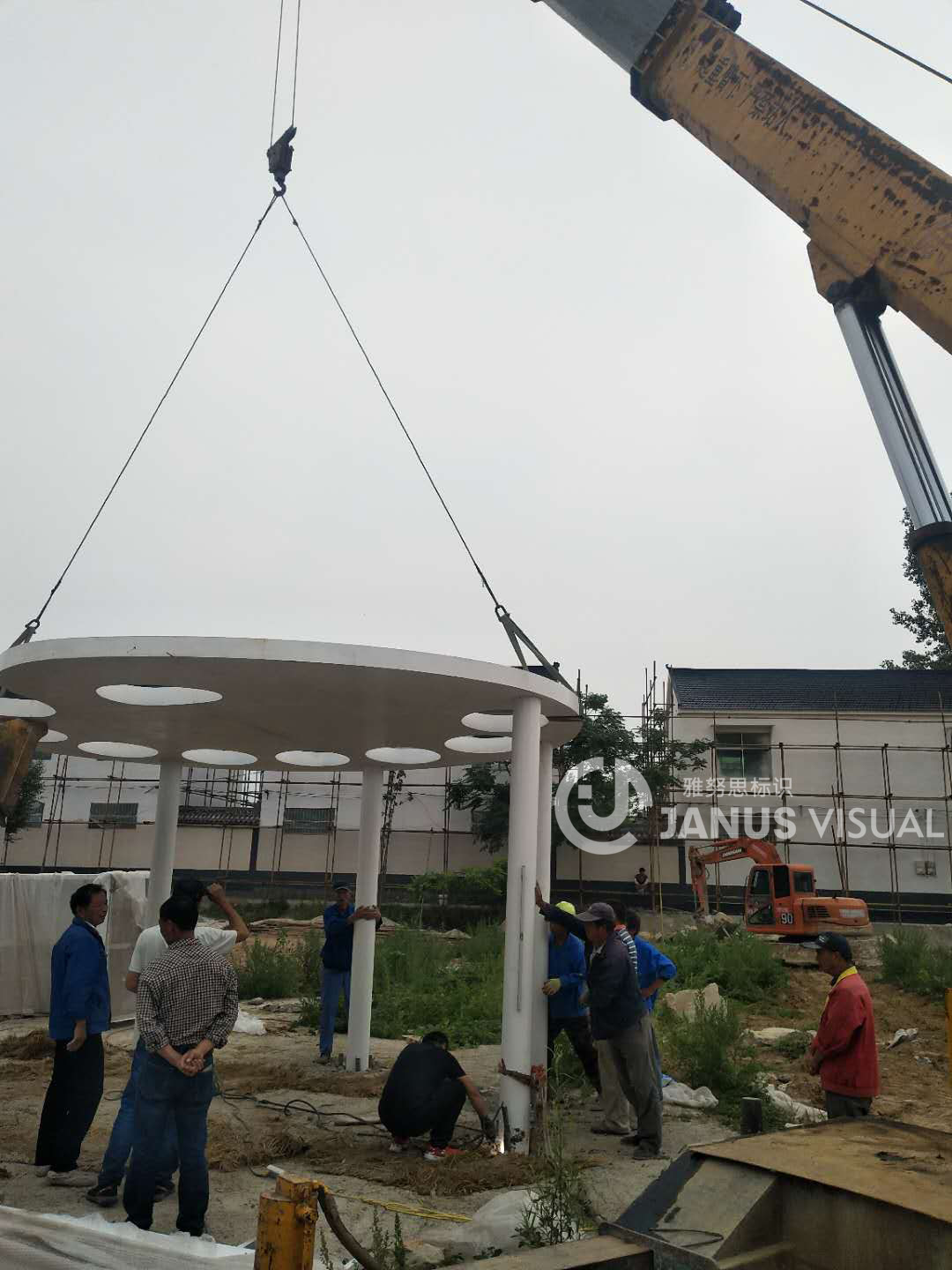 漢王景觀雕塑調(diào)色盤已完工出廠,正在安裝中!